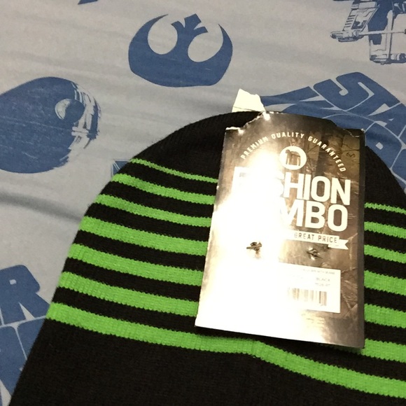 Beanie that was never worn - Picture 5 of 5